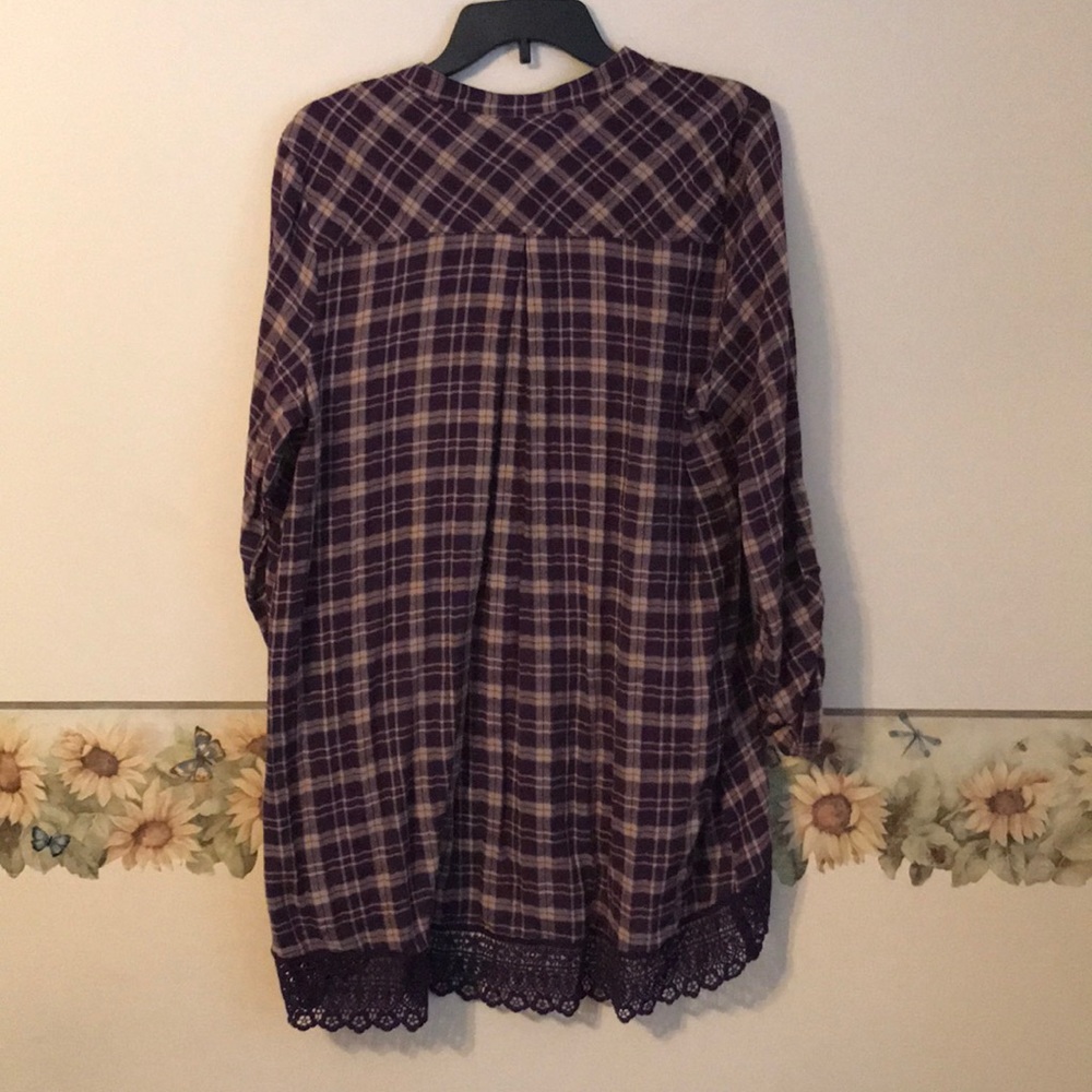 Plaid button down blouse - Picture 4 of 5